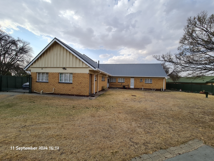 6 Bedroom Property for Sale in Senekal Free State